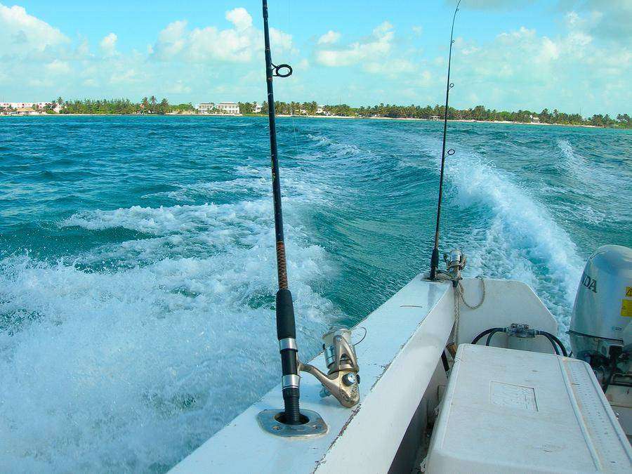 Fishing excursion in the Caribbean waters of Belize