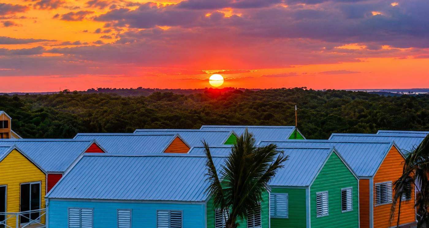 Golden Caribbean sunset at Isabella Caye