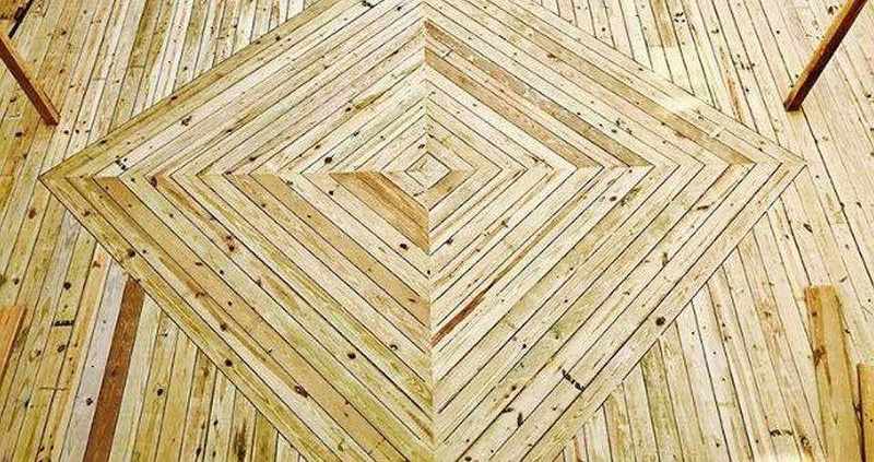 Hotel Decking